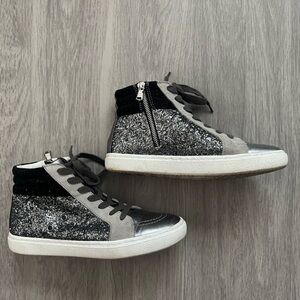 Steve Madden Silver Black Casual Sneakers size 8